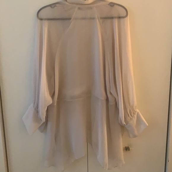 Beautiful cream chiffon blouse - Picture 5 of 5